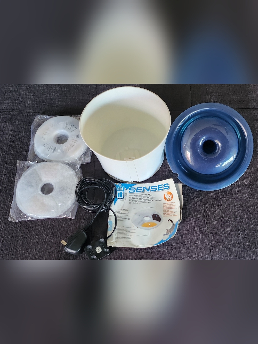 Catit Senses Cat Water Fountain - White & Blue. Never Used! Perfect Condtion!